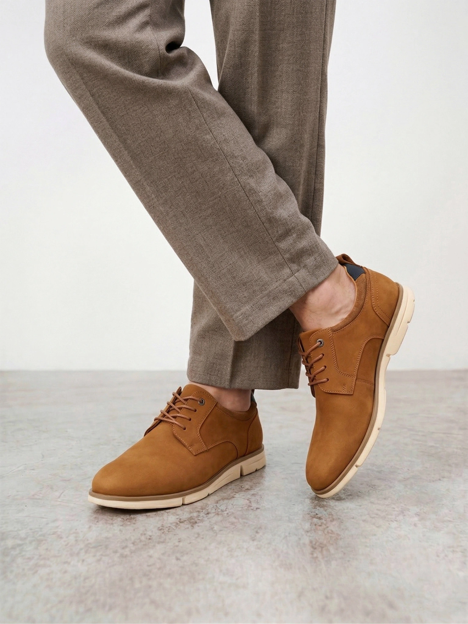 Туфли-дерби коричневого цвета со шнуровкой